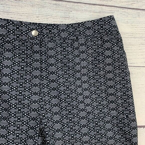 Weekend's by Chico's Capri Pants sz 2 (12) Patterned Inseam 22" Lightweight - Picture 3 of 8